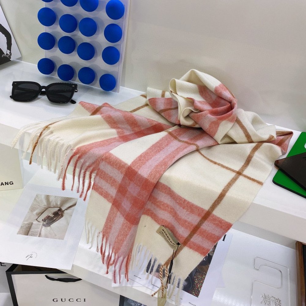 💎✨AUTHENTIC✨💎Burberry scarf - Picture 3 of 5